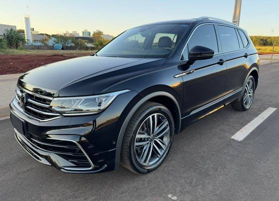 VOLKSWAGEN TIGUAN 2.0 300 TSI GASOLINA ALLSPACE R-LINE AUTOMÁTICO VOLKSWAGEN TIGUAN 2.0 300 TSI GASOLINA ALLSPACE R-LINE AUTOMÁTICO